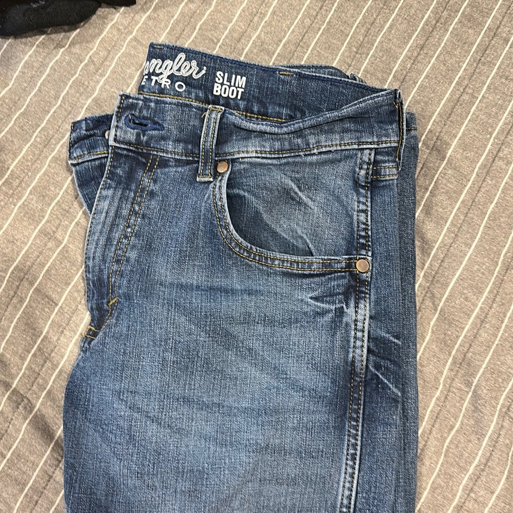 Wrangler blue jeans, 32x34, slim boot